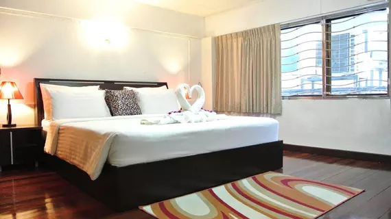 Karon Sunshine Guesthouse & Bar | Phuket (ve civarı) - Thalang