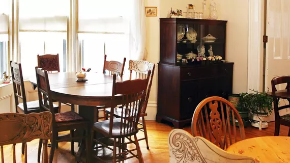 Jonah Place Bed & Breakfast Inn | New Brunswick - Sussex