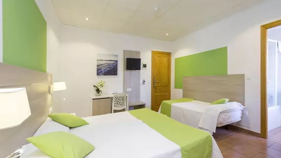 Hostal Adelino | Balearic Adaları - İbiza Adası - Sant Antoni de Portmany