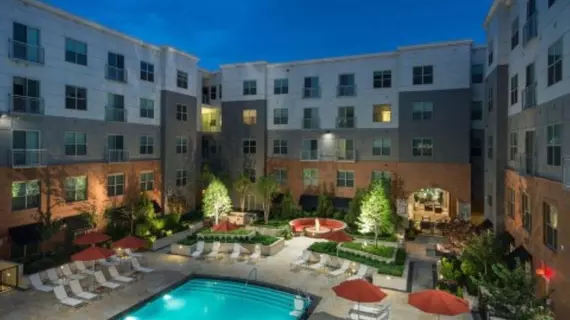 Global Luxury Suites at Cambridge Park | Massachusetts - Cambridge