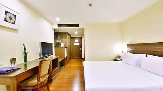 St. James Hotel | Bangkok - Khlong Toei - Khlong Tan