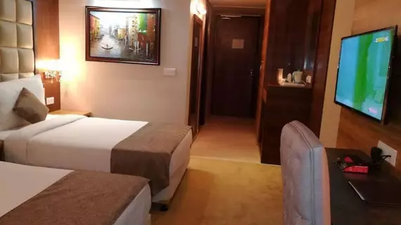 Hide Away Suites | Batı Delhi - Ulusal Eyalet Başkenti Delhi - Delhi (ve civarı) - Noida