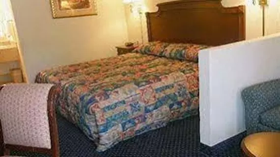 Rodeway Inn & Suites Fort Jackson | Güney Karolayna - Columbia (ve civarı) - Columbia