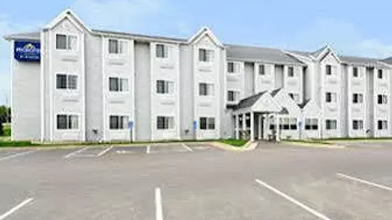 Microtel Inn & Suites by Wyndham New Ulm | Minnesota - Mankato (ve civarı) - New Ulm