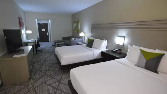 BEST WESTERN Plus Houston I45 North Inn and Suites | Teksas - Houston (ve civarı) - Houston