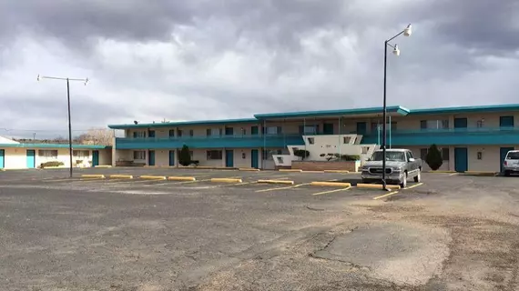 Desert Skies Motel | New Mexico - Gallup