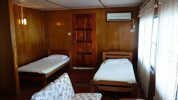 Seaside Travellers Inn | Sabah - Kota Kinabalu (ve civarı) - Kinarut