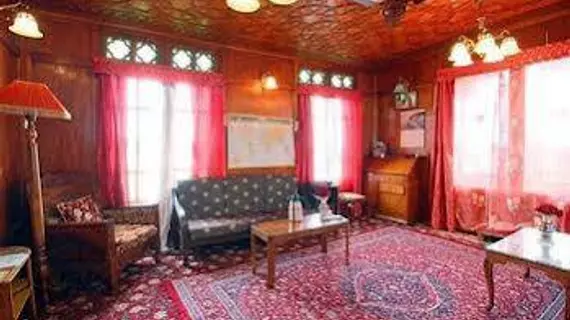 Houseboat Lily of Nageen | Cammu ve Keşmir - Srinagar (ve civarı) - Gulmarg - Nagīn Bāgh