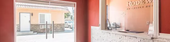 Rodeway Inn and Suites | Kaliforniya - Los Angeles County - Lynwood