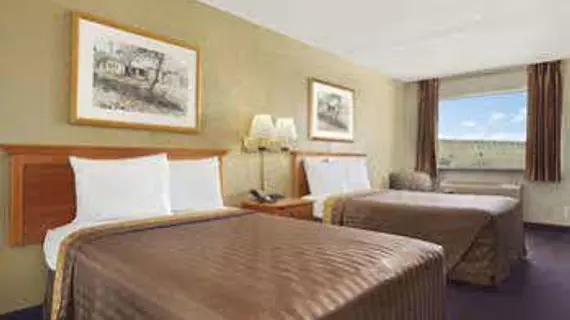 Quality Inn I-10 East near AT&T Center | Teksas - San Antonio (ve civarı) - San Antonio