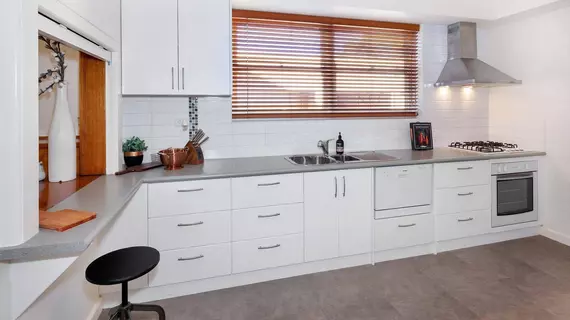 Lake Wendouree Apartments on Grove St | Victoria - Ballarat - Lake Wendouree