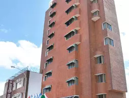 Yaguaron Hotel (San Nicolas) | Buenos Aires (ili) - San Nicolas de los Arroyos (ve civarı) - San Nicolas de los Arroyos