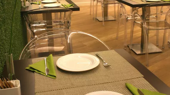 Apartosuites Jardines de Sabatini | Madrid Özerk Topluluğu - Madrid (ve civarı) - Moncloa-Aravaca