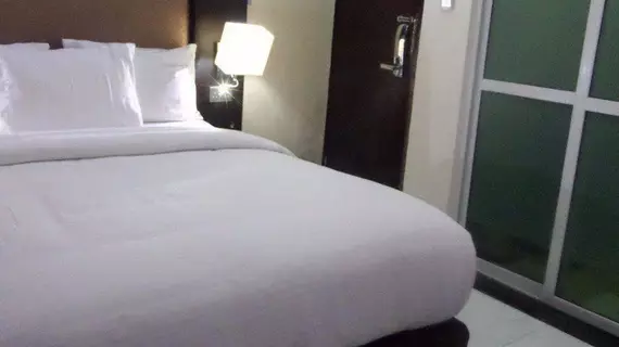 Larry Mitchelle Suites | Lagos (ve civarı) - Lekki - Lekki Kademe 1