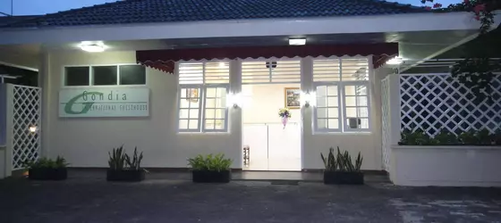 Gondia International Guest House | West Java - Cakarta (ve civarı) - Cakarta