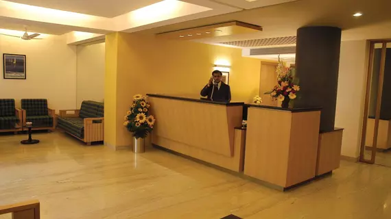 Hotel Skylon | Gujarat - Ahmedabad Bölgesi - Ahmedabad - Ahmedabad Kent Merkezi