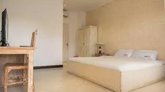 RedDoorz Plus near Batubelig Beach | Bali - Badung - Seminyak - Batubelig