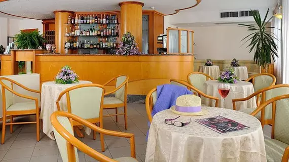 Hotel Helios | Liguria - Imperia (il) - Diano Marina