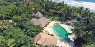 Clandestino Beach Resort