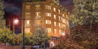 Etoile Suites Boutique Hotel Downtown