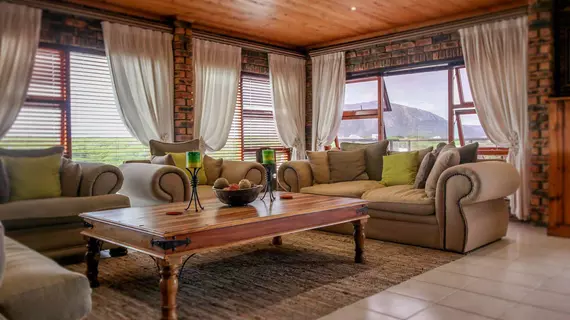 White Shark Guest House | Western Cape (il) - Overberg District Municipality - Overstrand - Stanford - Greater Hermanus