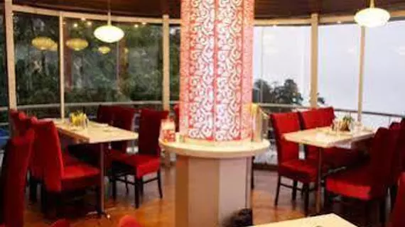 OYO Rooms Revolving Restaurant Mussoorie | Uttarkand - Dehra Dun Bölgesi - Dehradun - Mussoorie