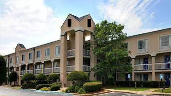 Norcross Inn and Suites | Georgia - Atlanta (ve civarı) - Norcross