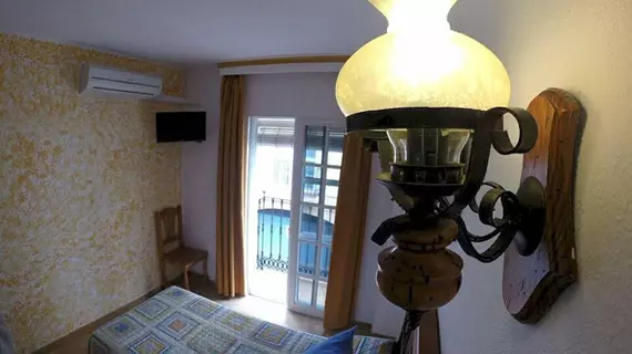 Hostal Cuevas | Andalucia - Malaga İli - Fuengirola - Fuengirola Kent Merkezi