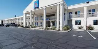 Motel 6 Martinsburg