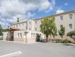 B&B Hôtel Brignoles | Provence - Alpes - Cote d'Azur - Var - Draguignan (ve civarı) - Brignoles