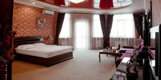 Deluxe Hotel