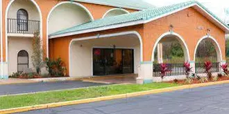 Goldstar Inn & Suites