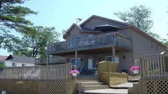 WASAGA RIVER RESORT INC | Ontario - Barrie - Orillia (ve civarı) - Wasaga Plajı