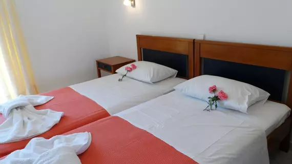 Logas Beach Studios | İyon Adaları - Korfu - Peroulades