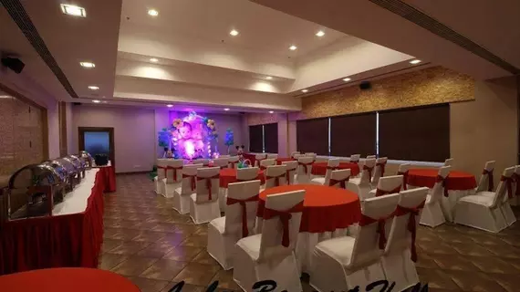 Rockdale Clarks Inn Suites | Andra Pradeş - Visakhapatnam (ve civarı) - Visakhapatnam