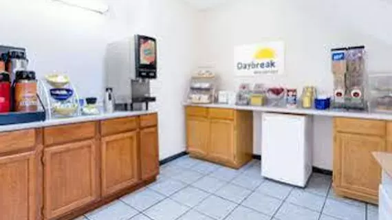 Days Inn Concordia | Missouri - Higginsville (ve civarı) - Concordia