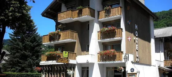 Logis Hotel Gai Soleil | Auvergne-Rhone-Alpes - Haute-Savoie (bölge) - Samoens