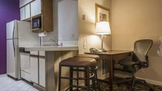 Quality Suites Atlanta/ Buckhead | Georgia - Atlanta (ve civarı) - Atlanta - Buckhead