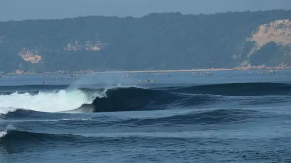 Ekas Breaks | Batı Nusa Tenggara - Lombok - Jerowaru