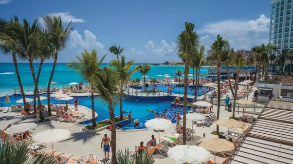 Riu Cancun All Inclusive | Quintana Roo - Benito Juárez - Cancun (ve civarı) - Oteller Bölgesi - Avenida Kukulkan