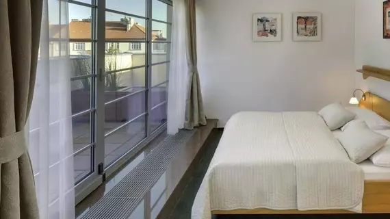 Hotel Oya | Prag - Městská čast Praha 4 (en büyük Prag ilçesi) - Podoli