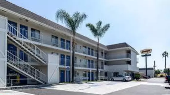 Motel 6 Anaheim - Fullerton East | Kaliforniya - Orange County - Anaheim