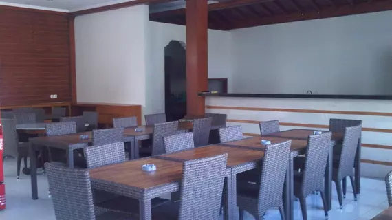 Mirah Hostel | Bali - Kuta - Legian Kent Merkezi