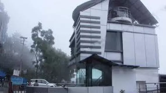 OYO Rooms Revolving Restaurant Mussoorie | Uttarkand - Dehra Dun Bölgesi - Dehradun - Mussoorie