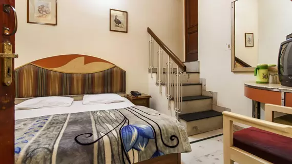 Hotel Sunshine | Batı Delhi - Ulusal Eyalet Başkenti Delhi - Delhi (ve civarı) - Yeni Delhi - Karol Bagh