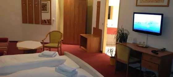 Hotel Pension Delta | Berlin (ve civarı) - Tempelhof-Schoeneberg - Diplomatic Quarter - Schoeneberg