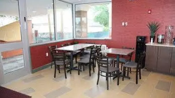 Red Carpet Inn Elmwood | New Jersey - Fort Lee - Paramus (ve civarı) - Elmwood Park