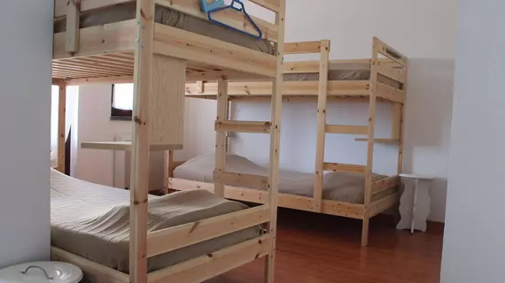 Ericeira Chill Hill Hostel & Private Rooms - Peach Garden | Lizbon Bölgesi - Mafra - Ericeira