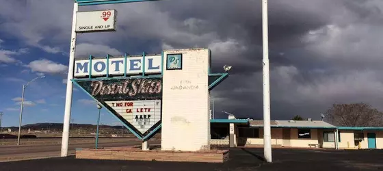 Desert Skies Motel | New Mexico - Gallup