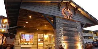 The Coho Oceanfront Lodge